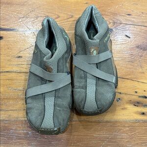 Teva Brown Shay Women’s Size 6 Shoes Slip On Leather Shoe Comfort Sneaker